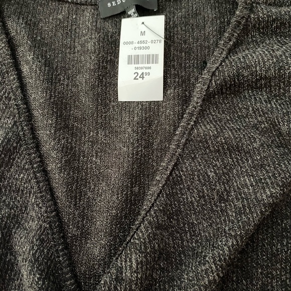 Black crop top - Picture 2 of 2